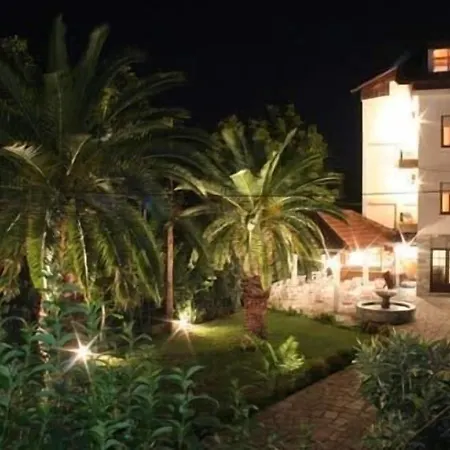 Vicky & شقة فندقية